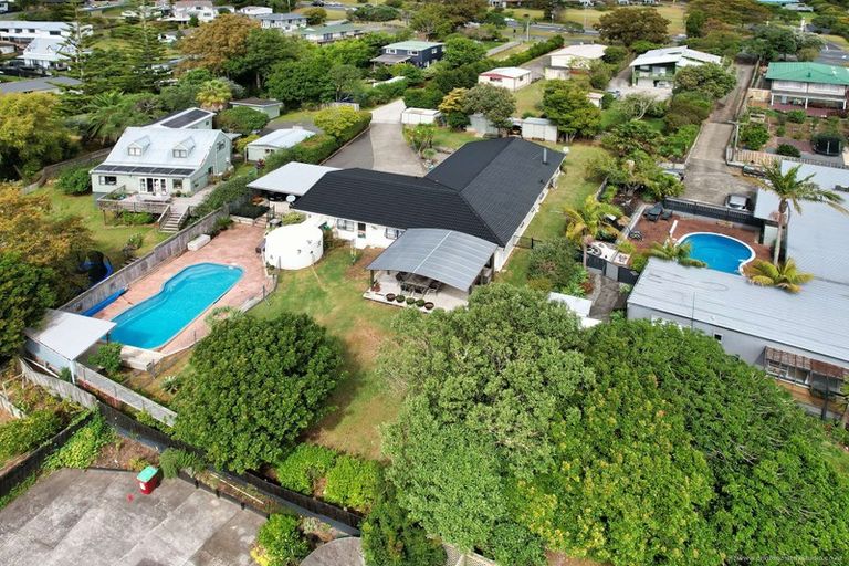 Photo of property in 412 Whangaparaoa Road, Stanmore Bay, Whangaparaoa, 0932