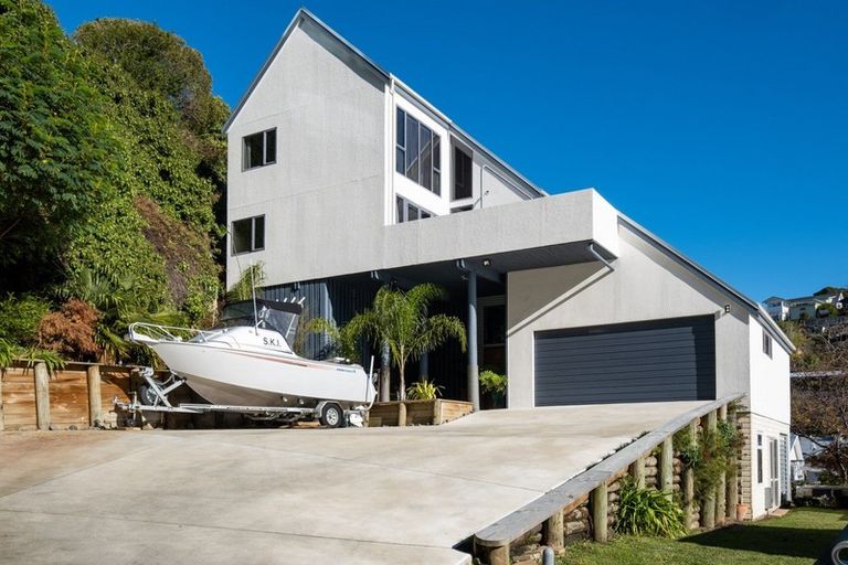 Photo of property in 13 Amner Place, Bluff Hill, Napier, 4110