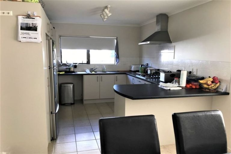 Photo of property in 38e Crossandra Drive, Mangere, Auckland, 2022