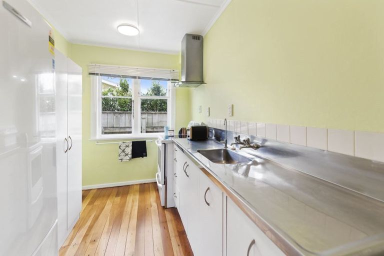 Photo of property in 15 The Avenue, Otaki Beach, Otaki, 5512