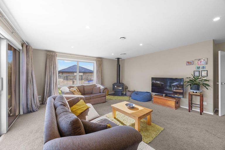 Photo of property in 4 Kingfisher Crescent, Albert Town, Wanaka, 9305