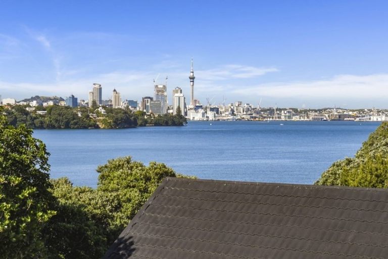 Photo of property in 69 Norwood Road, Bayswater, Auckland, 0622