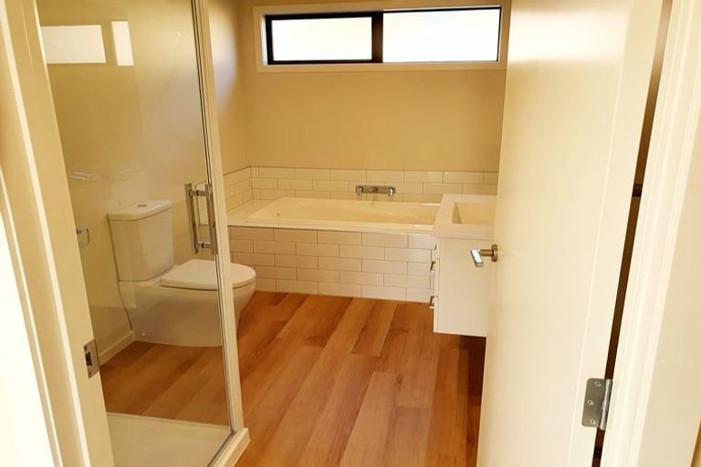 Photo of property in 10 Ward Street, Jacks Point, Queenstown, 9371