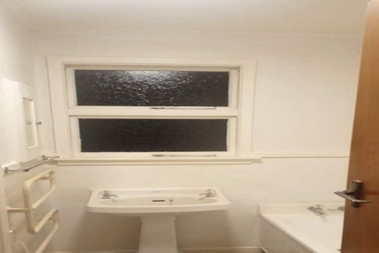 Photo of property in 12 Brackendale Place, Burnside, Christchurch, 8041