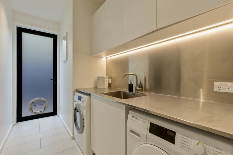 Photo of property in 31 Falconer Rise, Jacks Point, Queenstown, 9371