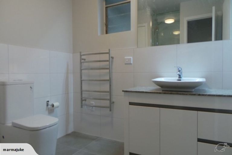 Photo of property in 17/83 Lake Road, Devonport, Auckland, 0622