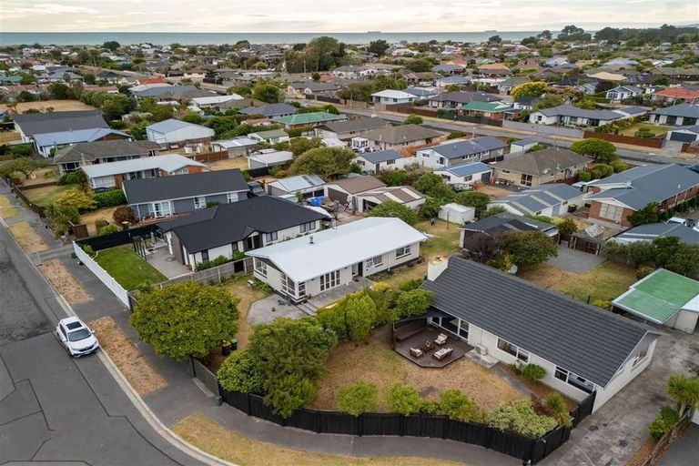 Photo of property in 25 Endeavour Street, North New Brighton, Christchurch, 8083