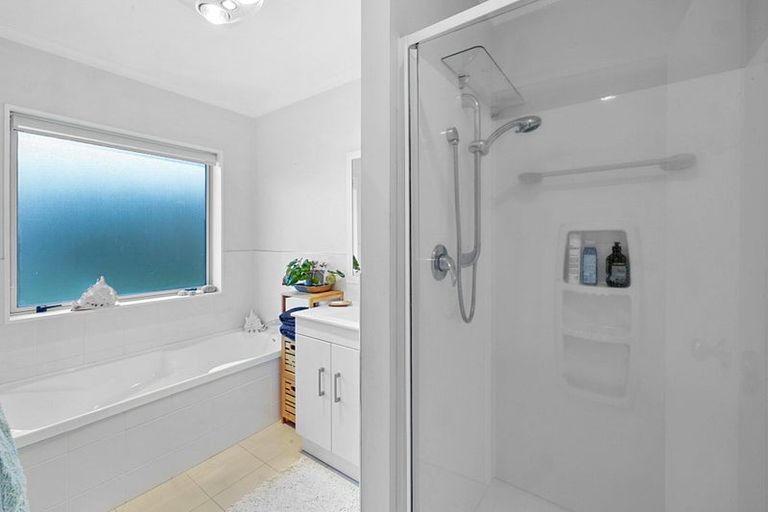 Photo of property in 24 Moulton Street, Moturoa, New Plymouth, 4310