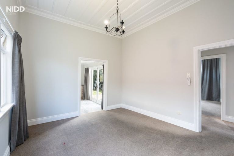 Photo of property in 122 Hargest Crescent, Saint Clair, Dunedin, 9012