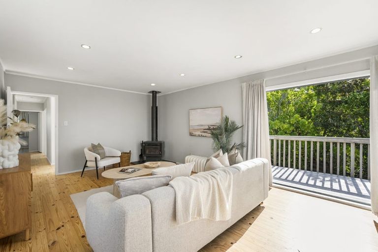 Photo of property in 897 East Coast Road, Northcross, Auckland, 0632