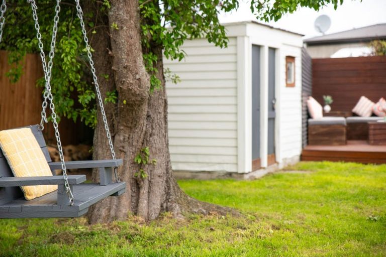 Photo of property in 21 Glenfield Crescent, Mairehau, Christchurch, 8052