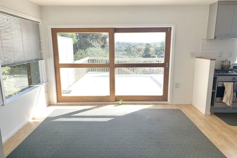Photo of property in 9 Cheryl Place, Hillcrest, Auckland, 0627