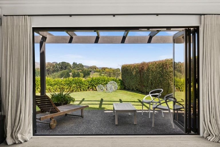 Photo of property in 65 Hikanui Drive, Havelock North, 4130