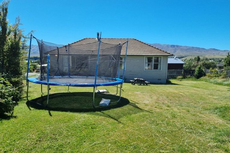 Photo of property in 16 Aorangi Crescent, Lake Tekapo, 7999