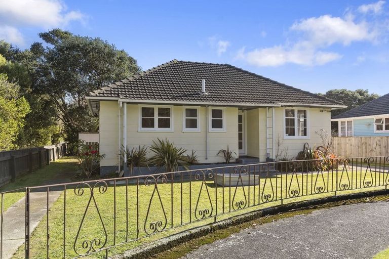 Photo of property in 24 Rainey Grove, Taita, Lower Hutt, 5011