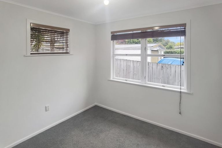 Photo of property in 31 Lowtherhurst Road, Massey, Auckland, 0614