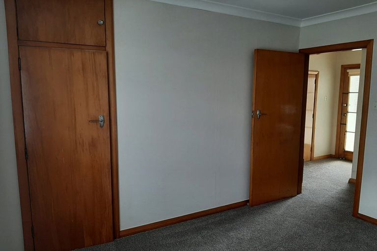 Photo of property in 15 Brett Place, Takaro, Palmerston North, 4412