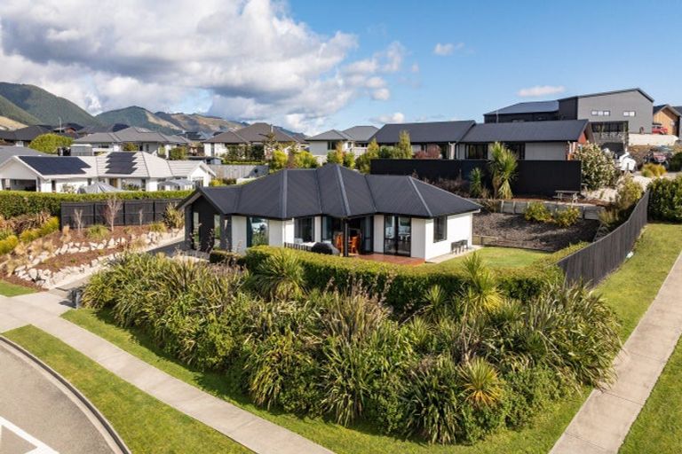 Photo of property in 2 Woolshed Drive, Stoke, Nelson, 7011