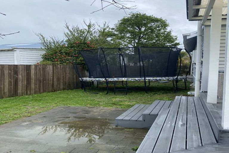 Photo of property in 7 York Street, Moera, Lower Hutt, 5010