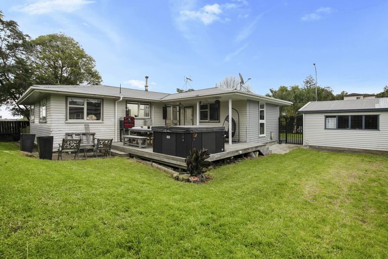 Photo of property in 44 Line Road, Glen Innes, Auckland, 1072