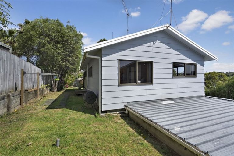 Photo of property in 2/48 Nor'east, Northcross, Auckland, 0632