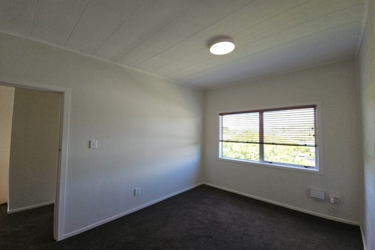 Photo of property in 4/18 Lambley Road, Titahi Bay, Porirua, 5022