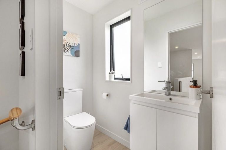 Photo of property in 12 Parenga Lane, Kumeu, 0810