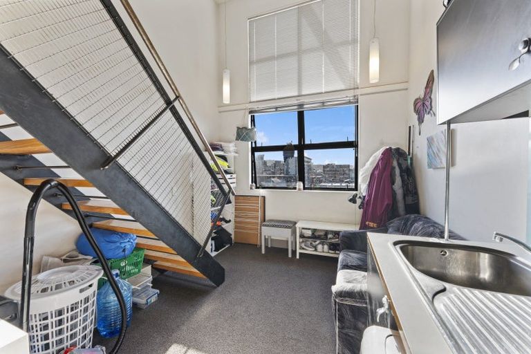 Photo of property in Urbane Apartments, 31/29 Webb Street, Mount Cook, Wellington, 6011