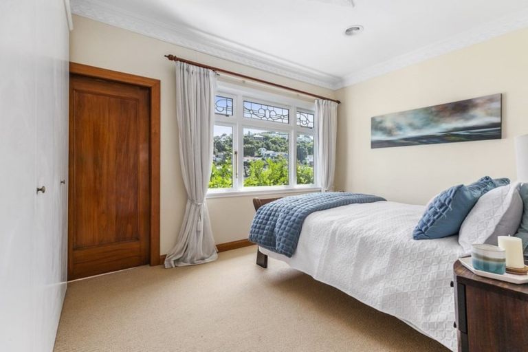 Photo of property in 21 Cavendish Square, Strathmore Park, Wellington, 6022