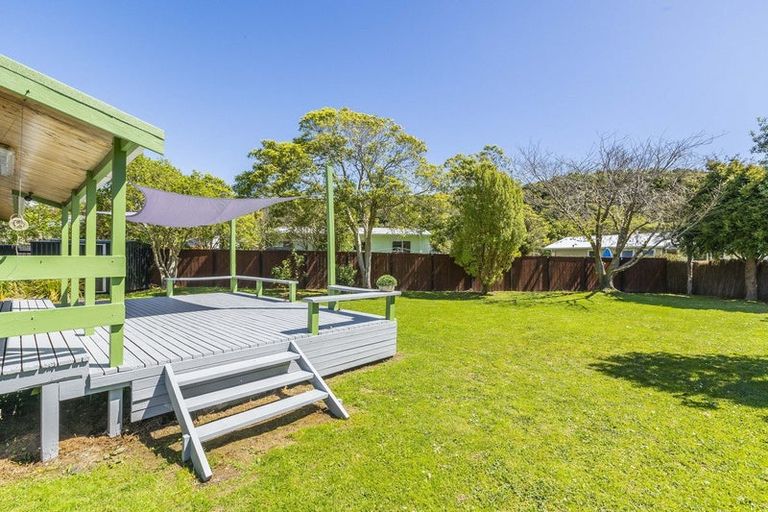 Photo of property in 30 Hookway Grove, Paraparaumu, 5032