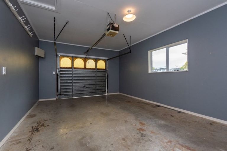 Photo of property in 68 Highbury Drive, Levin, 5510