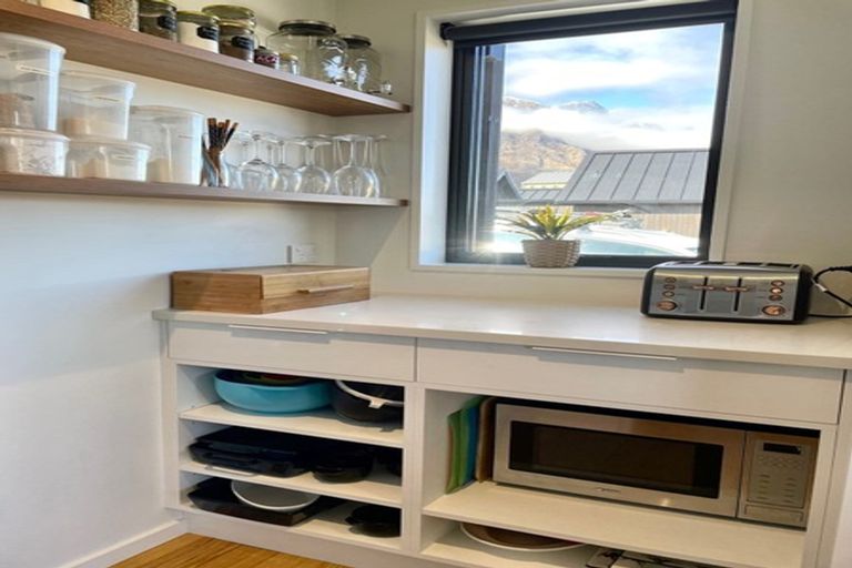 Photo of property in 2 Wanderer Lane, Jacks Point, Queenstown, 9371