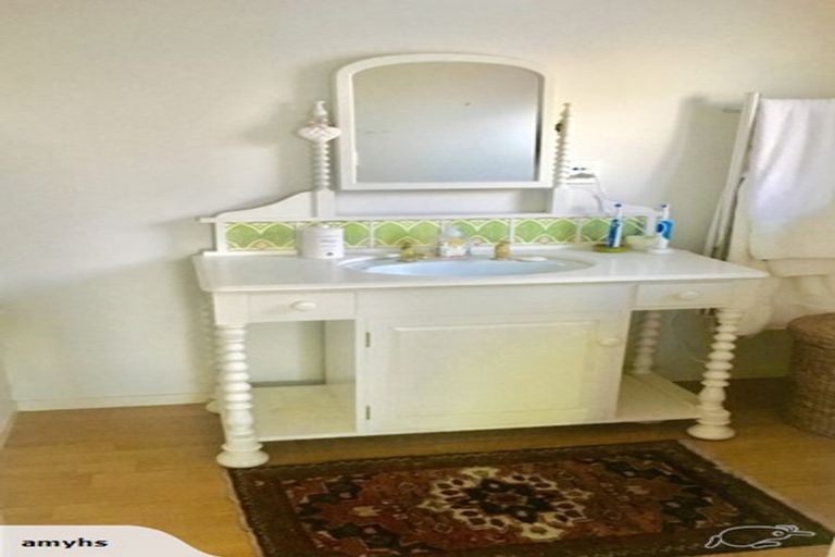 Photo of property in 2 Sinclair Street, Devonport, Auckland, 0624