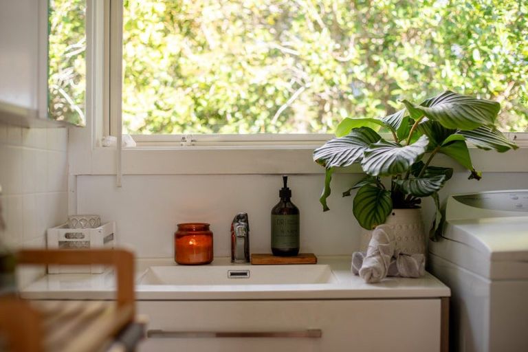 Photo of property in 37 Bay View Road, Raglan, 3225