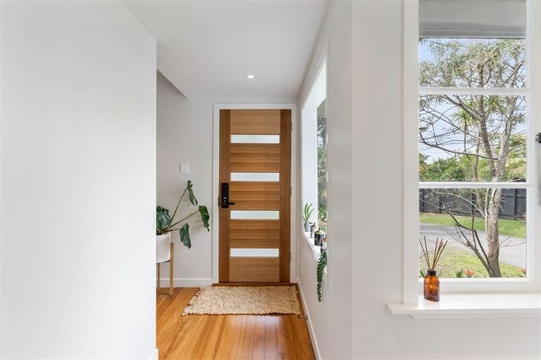 Photo of property in 33 Shetland Street, Glen Eden, Auckland, 0602