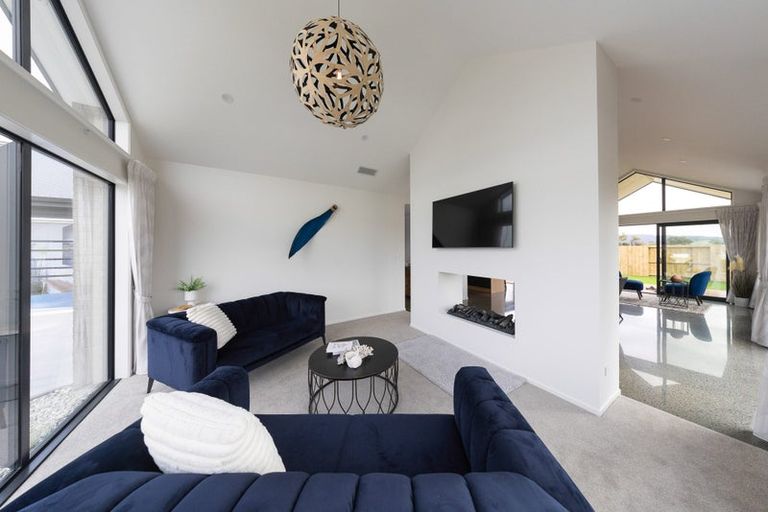 Photo of property in 14 Beveridge Road, One Tree Point, 0118