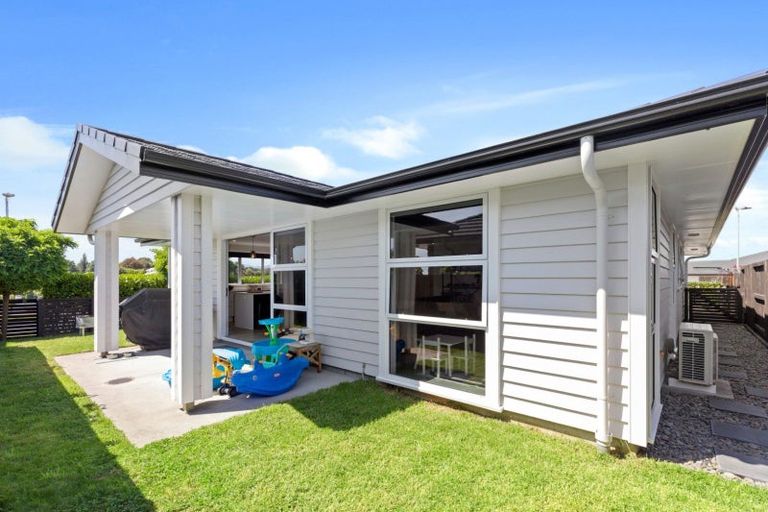 Photo of property in 92 Penetaka Heights, Pyes Pa, Tauranga, 3112