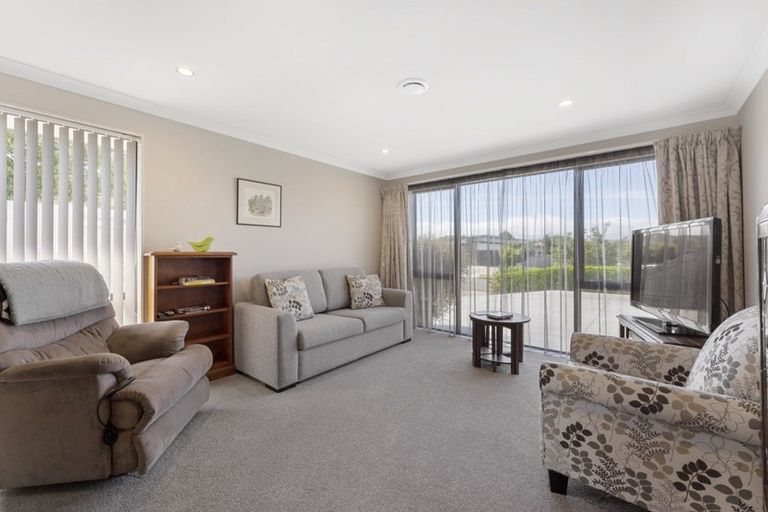 Photo of property in 58 Parnell Heights Drive, Kelvin Grove, Palmerston North, 4414