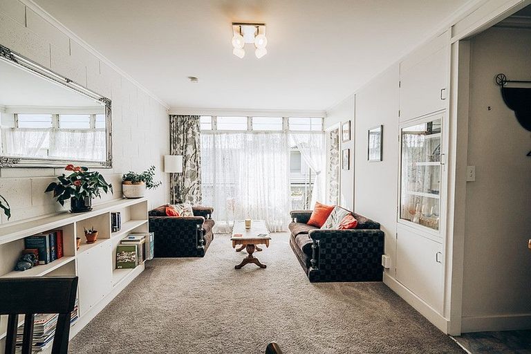 Photo of property in Balmoral Court, 2/130a Balmoral Road, Mount Eden, Auckland, 1024