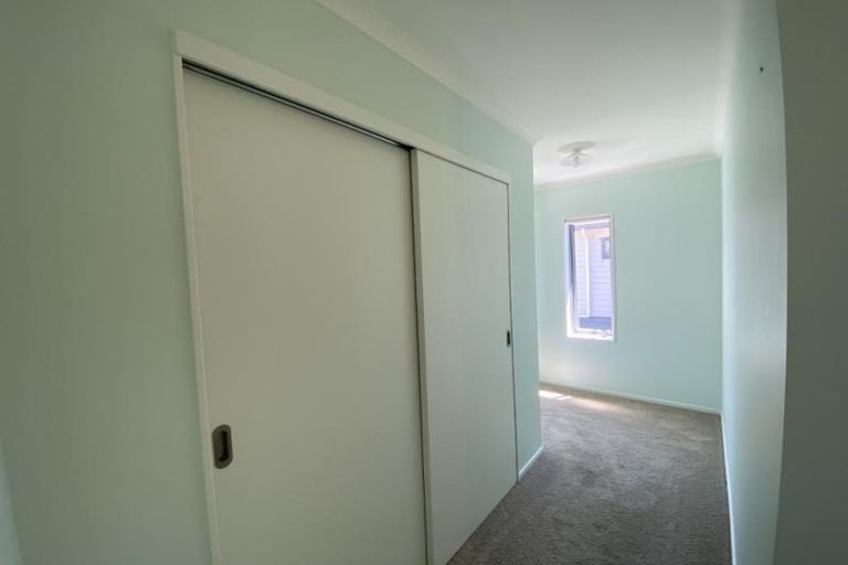 Photo of property in 10 Cresswell Place, Johnsonville, Wellington, 6037