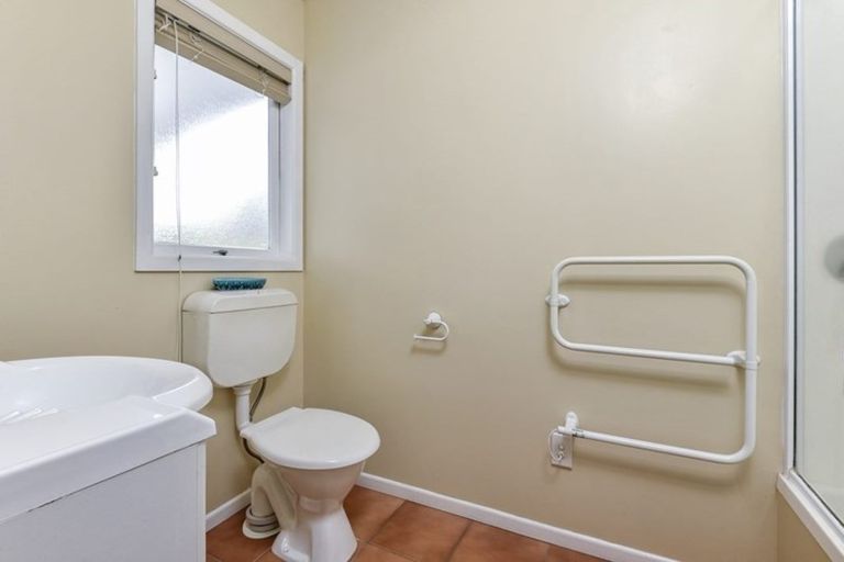 Photo of property in 76 Marlborough Avenue, Glenfield, Auckland, 0629