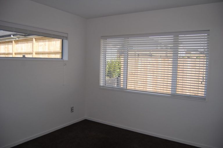 Photo of property in 20 Papa Orchard Drive, Kumeu, 0810