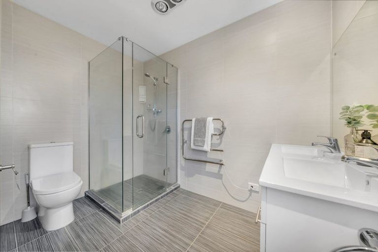 Photo of property in 29 Midhurst Avenue, Henderson, Auckland, 0612