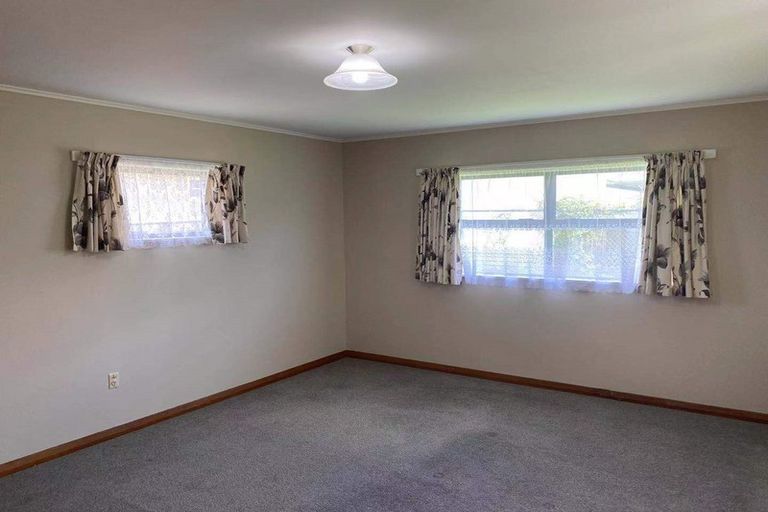Photo of property in 61 Taikata Road, Te Atatu Peninsula, Auckland, 0610