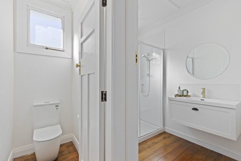 Photo of property in 16 Bulteel Street, New Plymouth, 4310