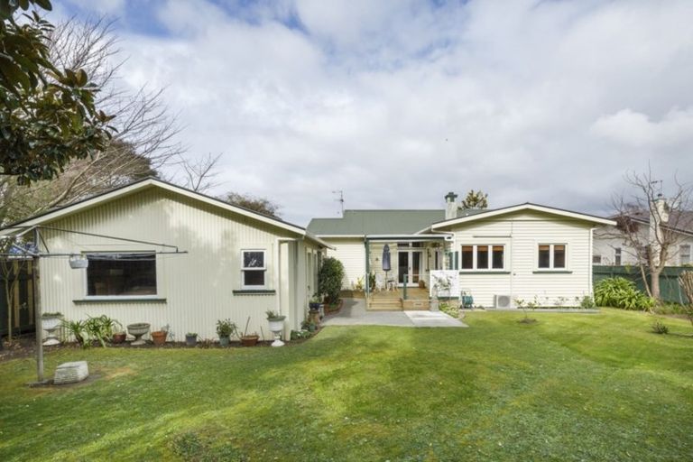 Photo of property in 10 Miro Street, Takaro, Palmerston North, 4410