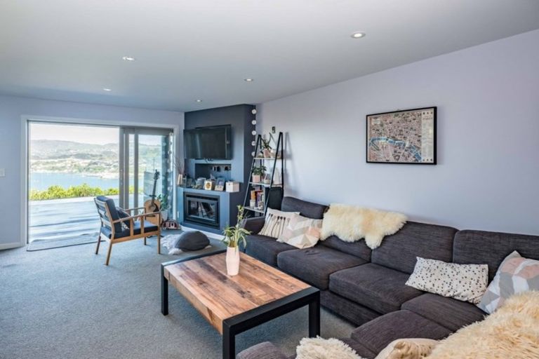 Photo of property in 5 Countess Close, Maupuia, Wellington, 6022