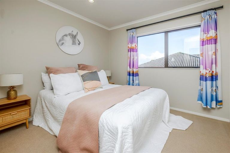 Photo of property in 54 Baverstock Road, Flat Bush, Auckland, 2016
