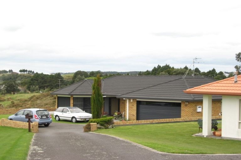 Photo of property in 22 Chatswood Grove, Fitzroy, New Plymouth, 4312