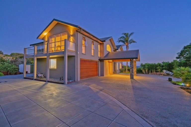 Photo of property in 52 Tarapatiki Drive, Whitianga, 3510